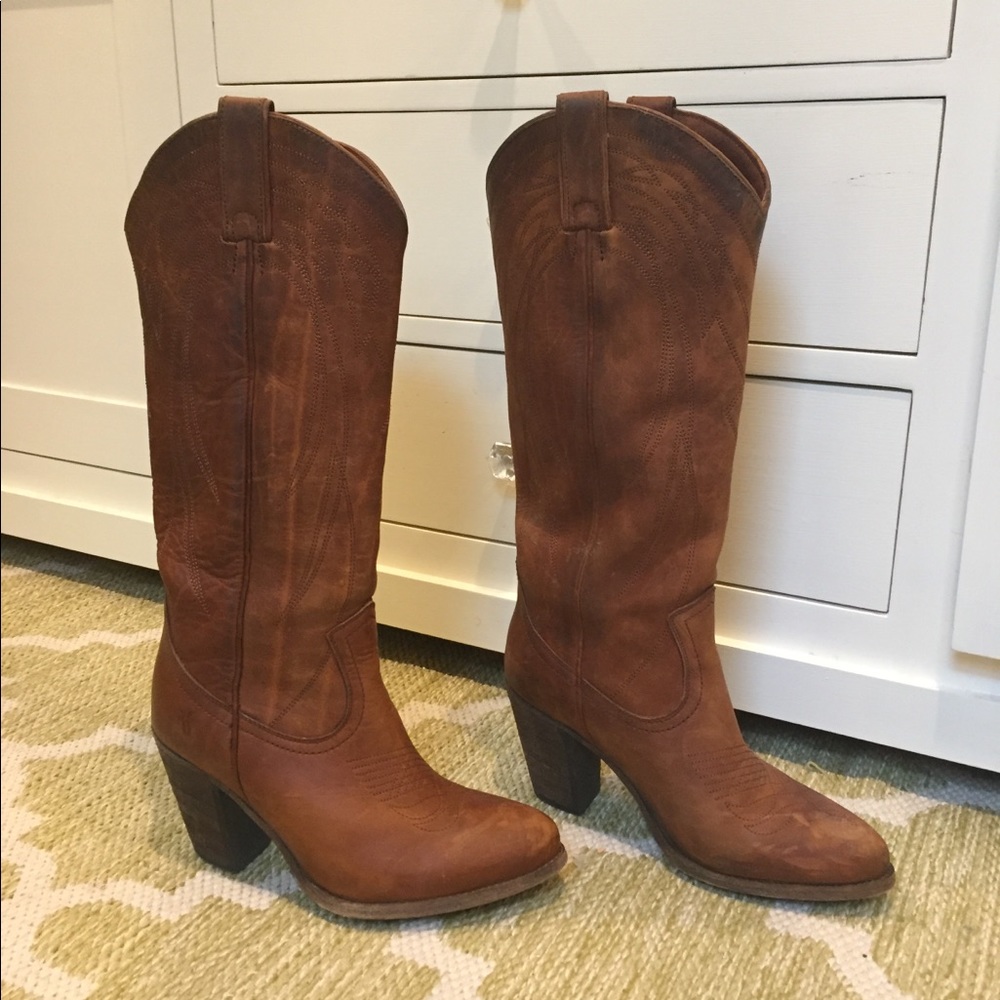 Frye Ilana Pull On Boots. 8M. Leather. Cognac.